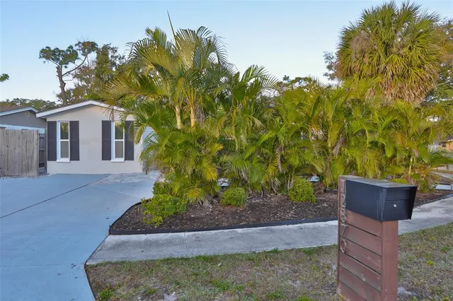 $3,000 | 12870 101st Way North, Largo, FL 33771