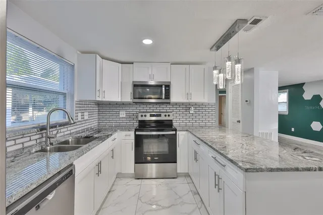 $3,000 | 12870 101st Way North, Largo, FL 33771