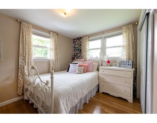 12 Usher Road Grafton, MA 01536 - Photo 7 of 29 Gallery Image 7