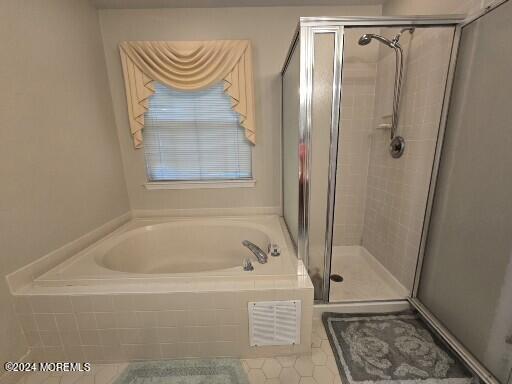 265 Lake Road Brick, NJ 08724 - Photo 13 of 22 primary bath with jacuzzi and stall