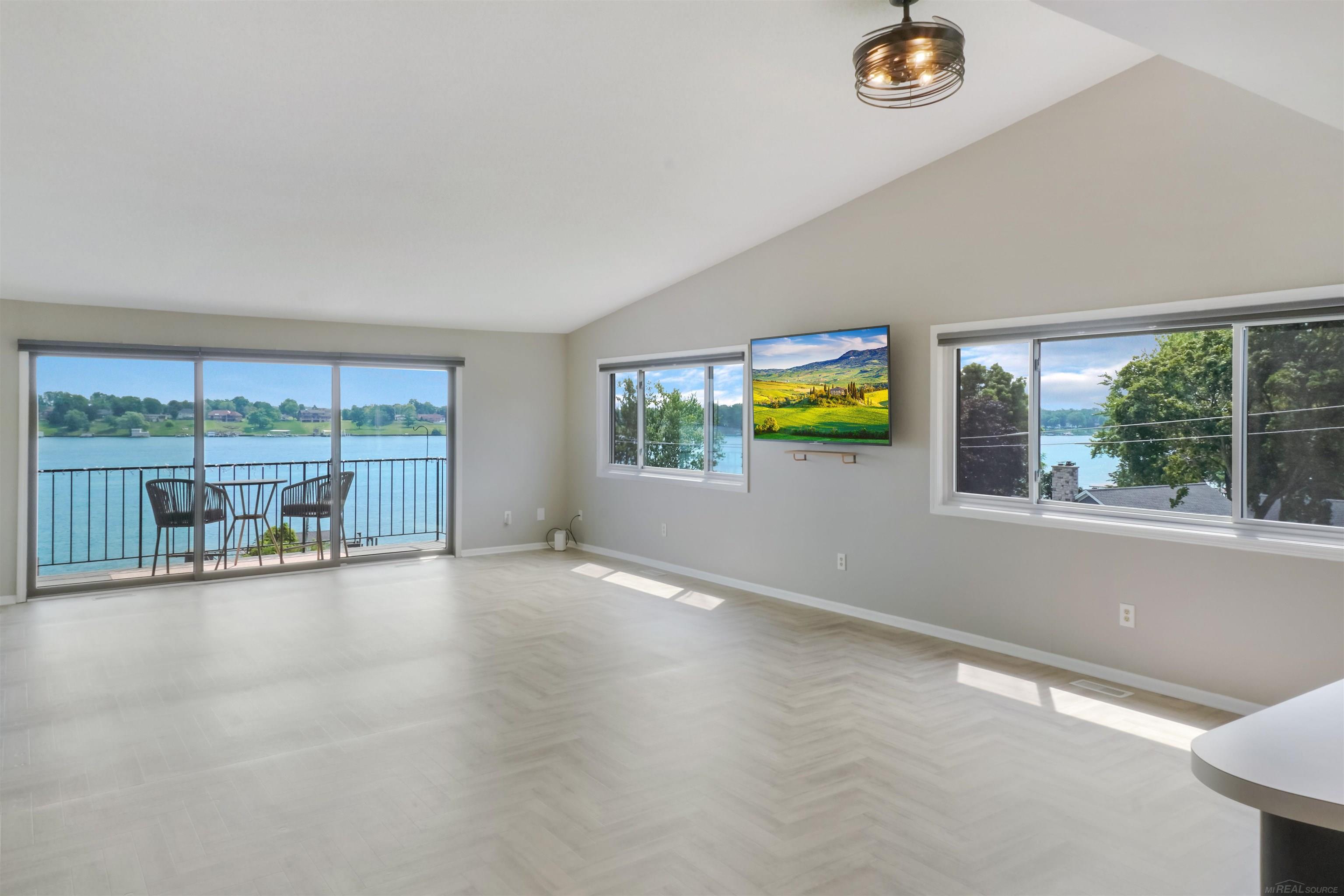 1715 River Road, Unit 75 St. Clair, MI 48079 - Photo 4 of 41