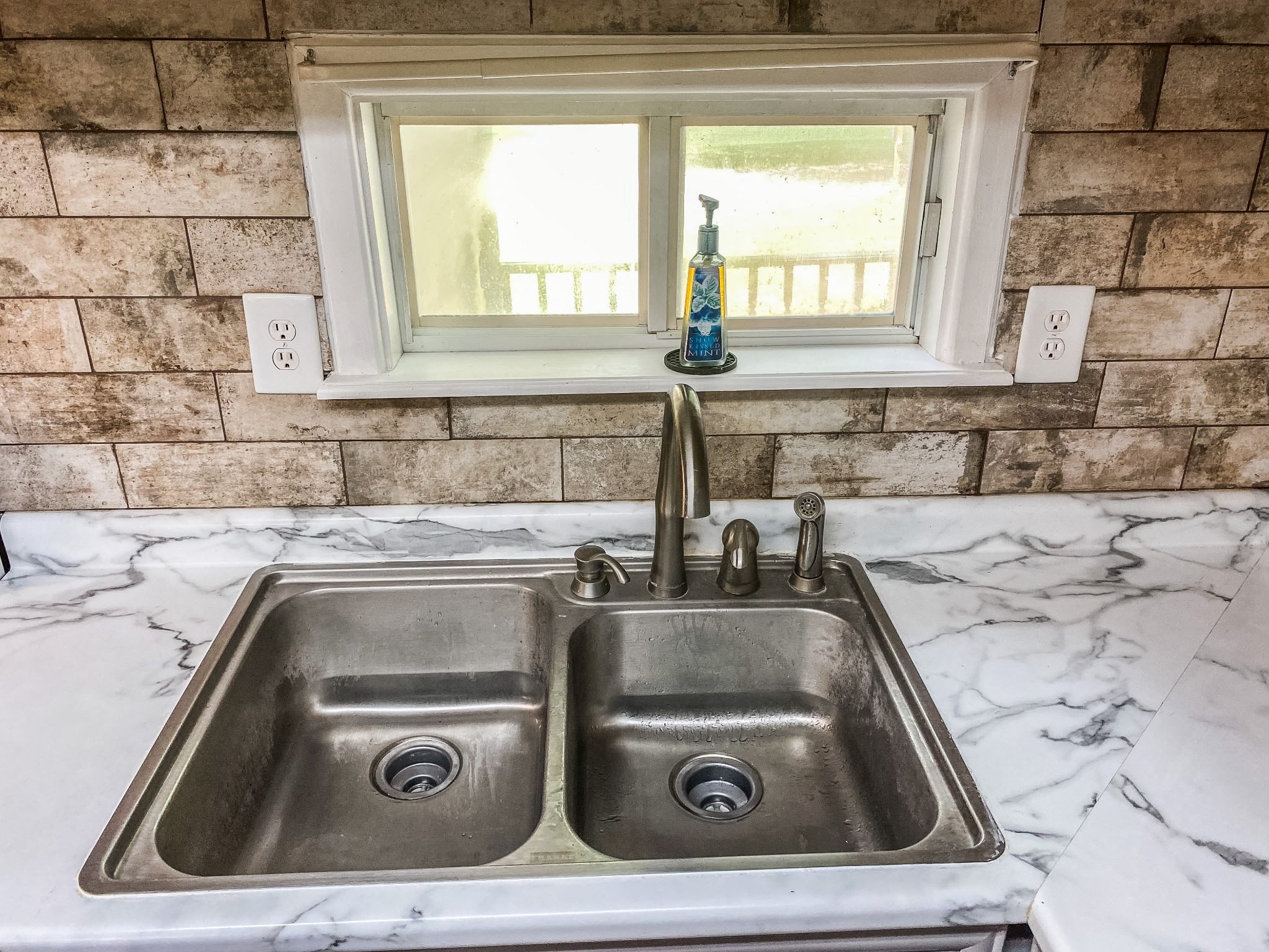 636 Parrish Lane McEwen, TN 37101 - Photo 6 of 19