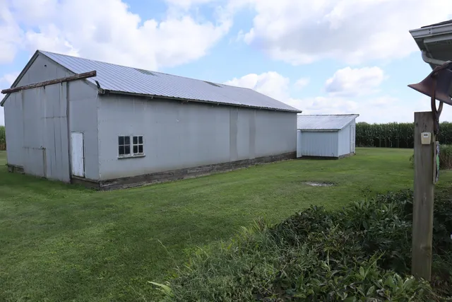 $200,900 | 132 Indian Head Road, Walnut, IL 61376