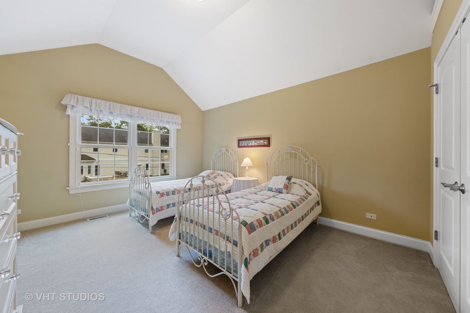 414 Turf Lane Wheaton, IL 60187 - Photo 23 of 35 Gallery Image 23