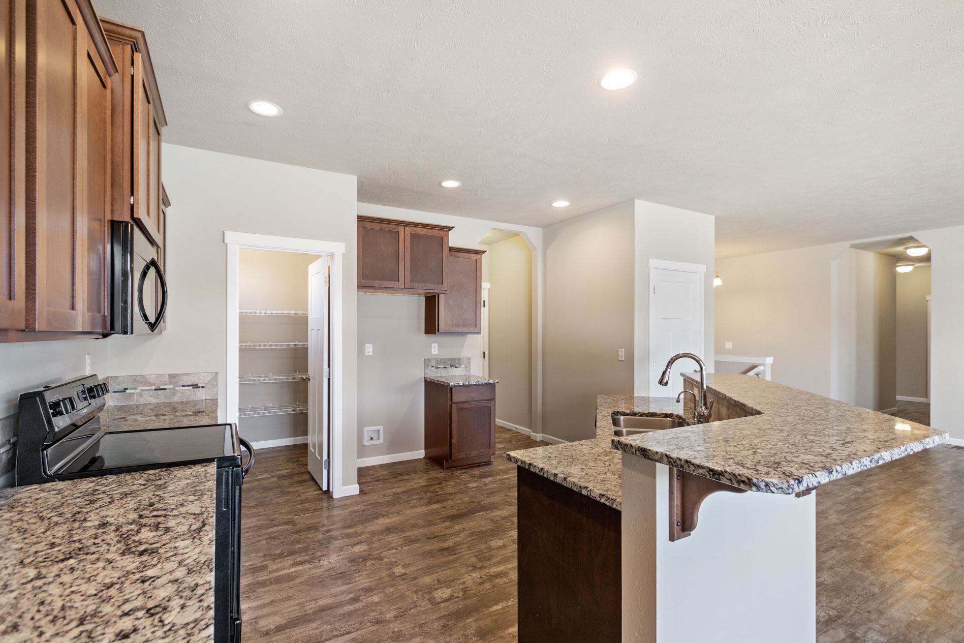 16809 North Cincinnati Lane Colbert, WA 99005 - Photo 3 of 33 Gallery Image 3