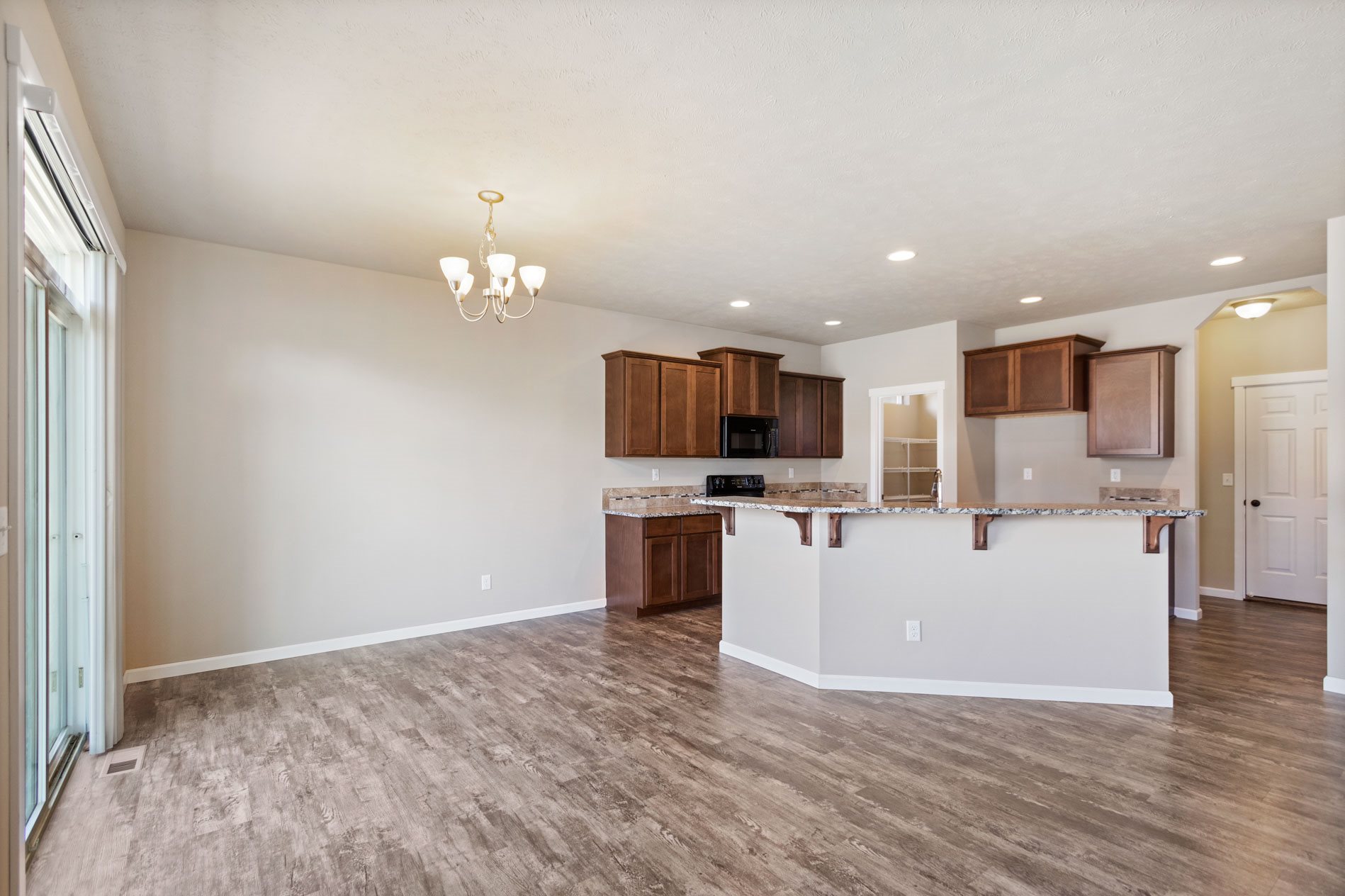 16809 North Cincinnati Lane Colbert, WA 99005 - Photo 7 of 33 Gallery Image 7