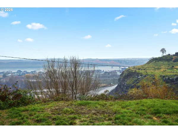 a black and white photo of a living room