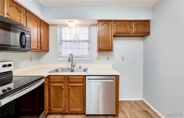 $165,000 | 12944 Bryce Canyon Drive, Unit B, Maryland Heights, MO 63043