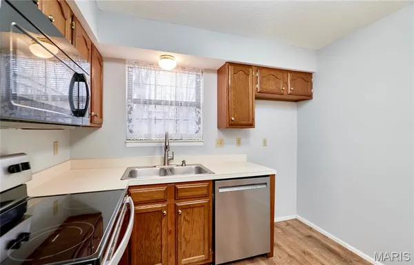 $165,000 | 12944 Bryce Canyon Drive, Unit B, Maryland Heights, MO 63043