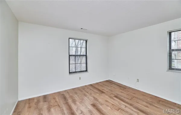 $165,000 | 12944 Bryce Canyon Drive, Unit B, Maryland Heights, MO 63043
