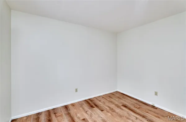 $165,000 | 12944 Bryce Canyon Drive, Unit B, Maryland Heights, MO 63043