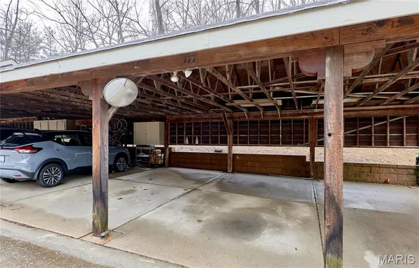 $165,000 | 12944 Bryce Canyon Drive, Unit B, Maryland Heights, MO 63043