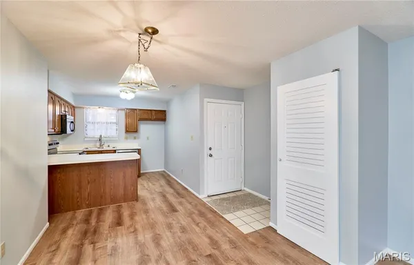 $165,000 | 12944 Bryce Canyon Drive, Unit B, Maryland Heights, MO 63043