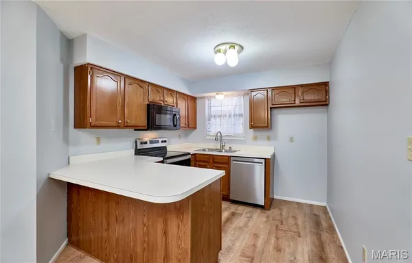 $165,000 | 12944 Bryce Canyon Drive, Unit B, Maryland Heights, MO 63043