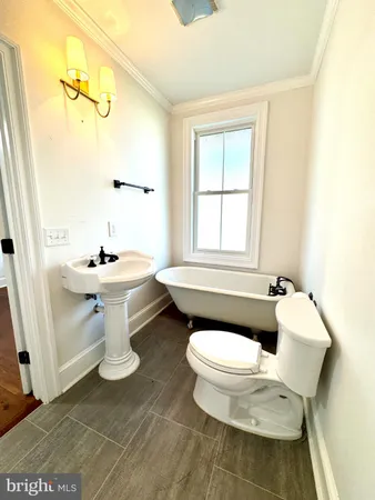 $2,450 | 508 East Main Street, Berryville, VA 22611