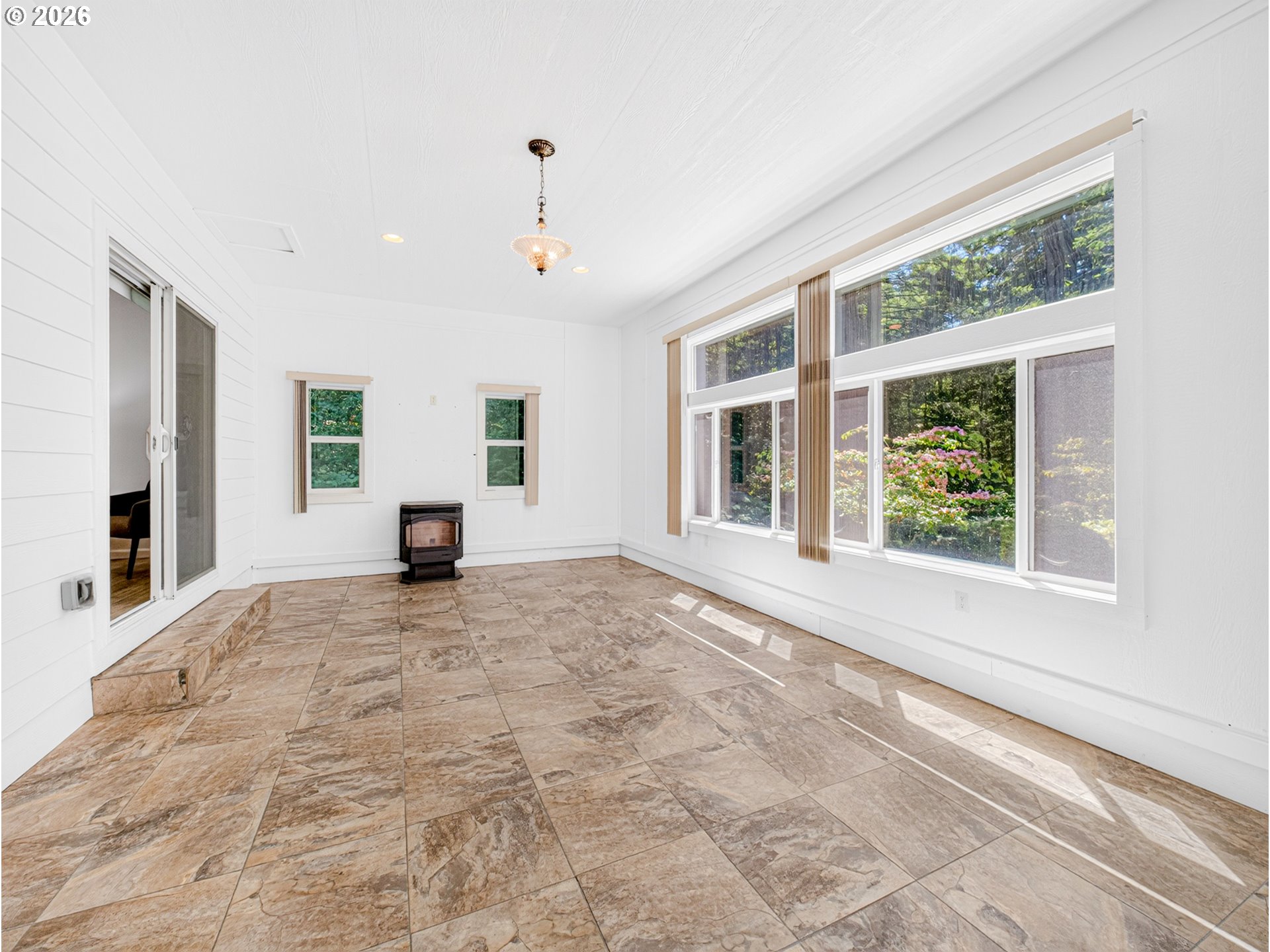 27241 South Pederson Road Estacada, OR 97023 - Photo 16 of 43 Great Room