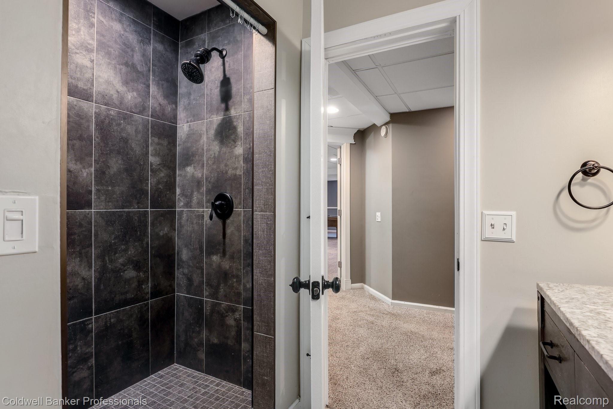 5365 Ridge Trail North Clarkston, MI 48348 - Photo 33 of 55 Full bathroom in the basement