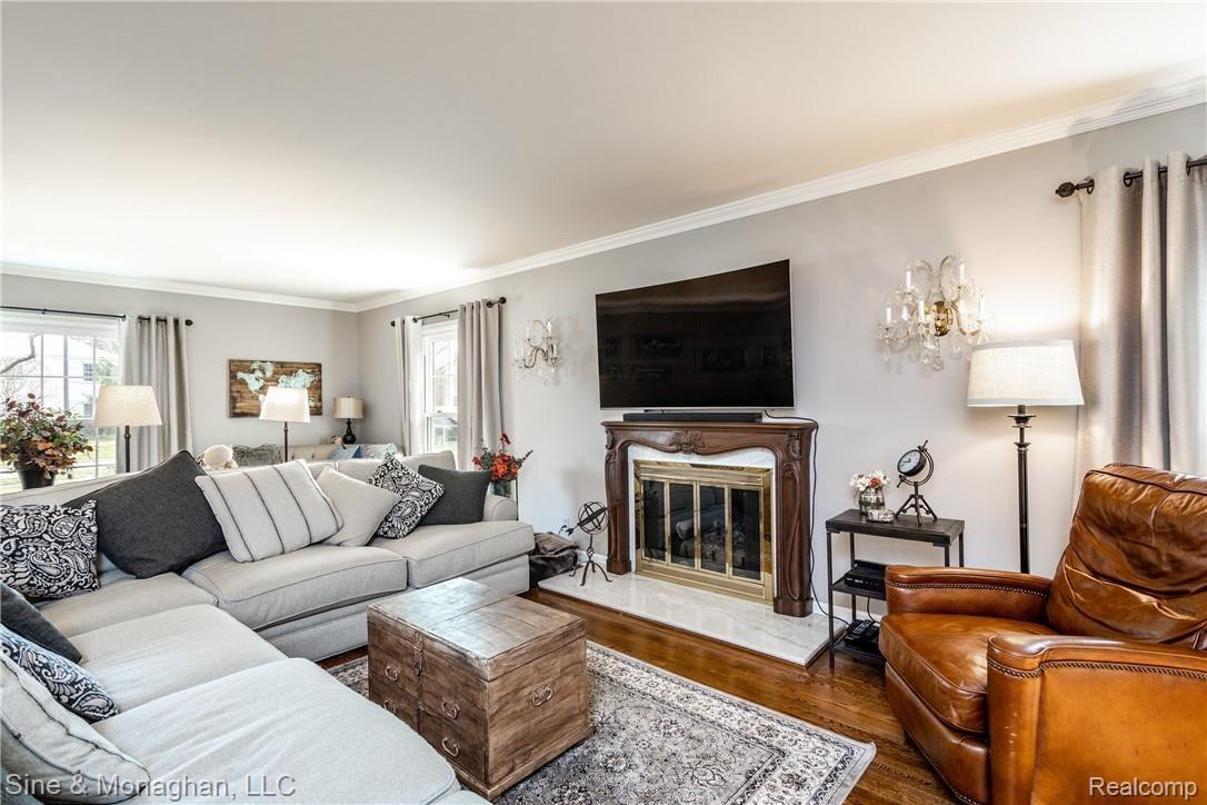 179 Stephens Road Grosse Pointe, MI 48236 - Photo 8 of 81 179 Stephens L040.jpg