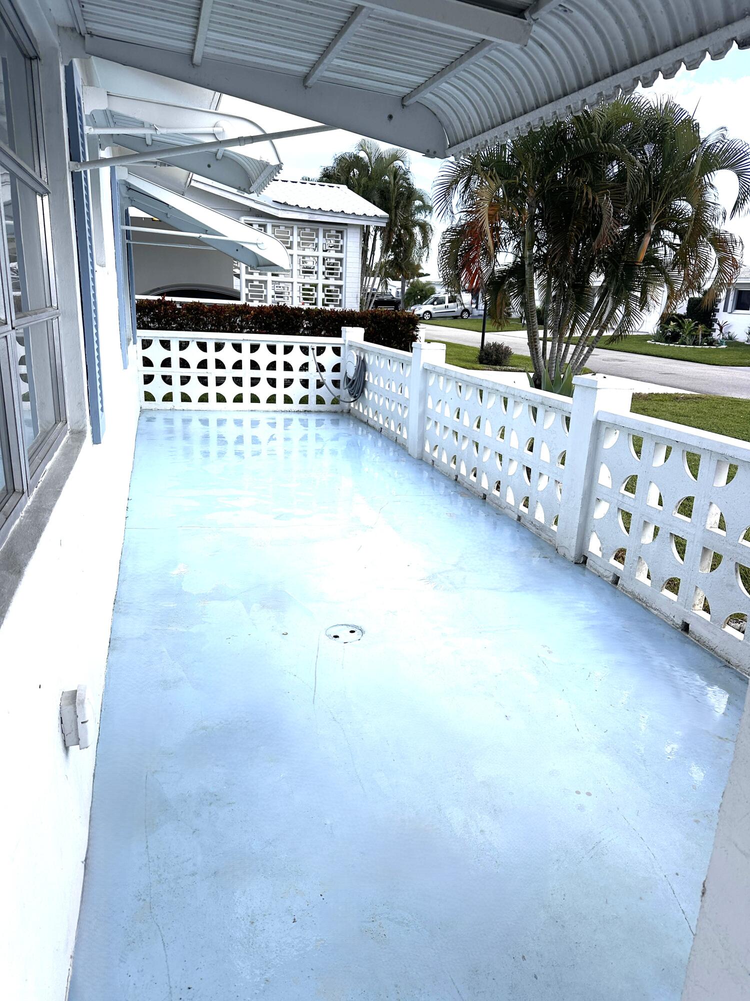 1009 Southwest 3rd Avenue Boynton Beach, FL 33426 - Photo 24 of 35 Front Patio