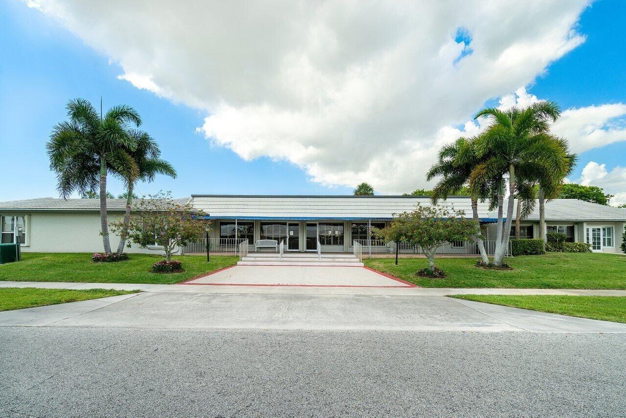 1009 Southwest 3rd Avenue Boynton Beach, FL 33426 - Photo 32 of 35 PB LV CLBHS 1