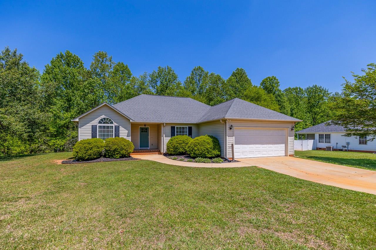 103 Deer Track Gaffney, SC 29341 - Photo 2 of 32