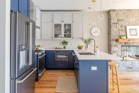 $925,000 | 2 Icehouse Drive, Saugerties, NY 12477