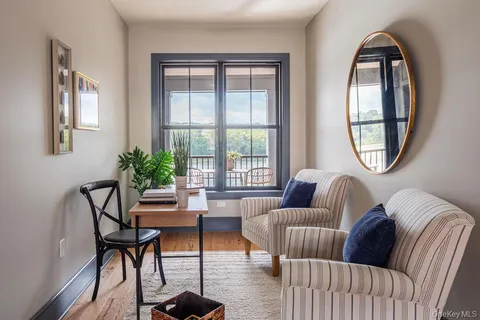 $925,000 | 2 Icehouse Drive, Saugerties, NY 12477