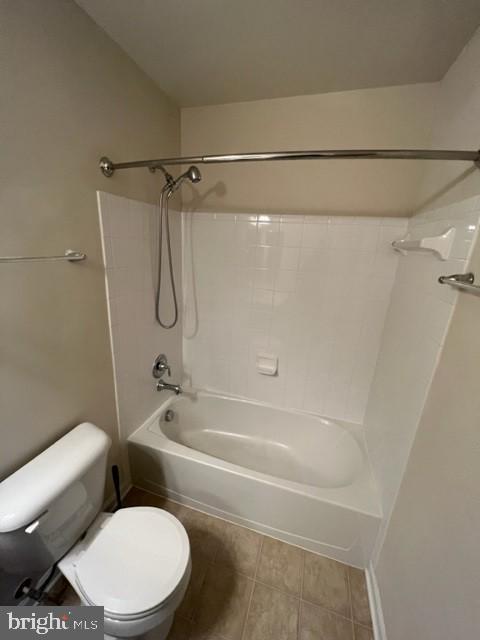 2040 Spring Run Circle Frederick, MD 21702 - Photo 19 of 48 2nd Full Bathroom upstairs.