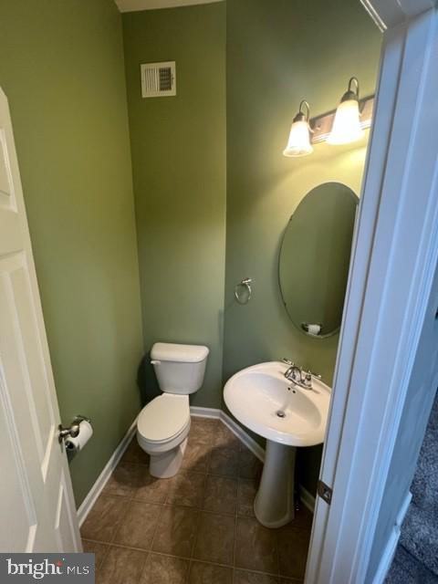 2040 Spring Run Circle Frederick, MD 21702 - Photo 3 of 48 Powder Room near front entrance.