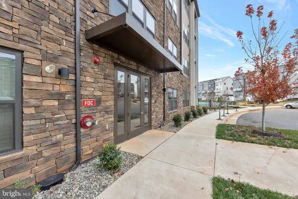 $2,990 | 46320 Mount Milstead Terrace, Unit 305, Sterling, VA 20164