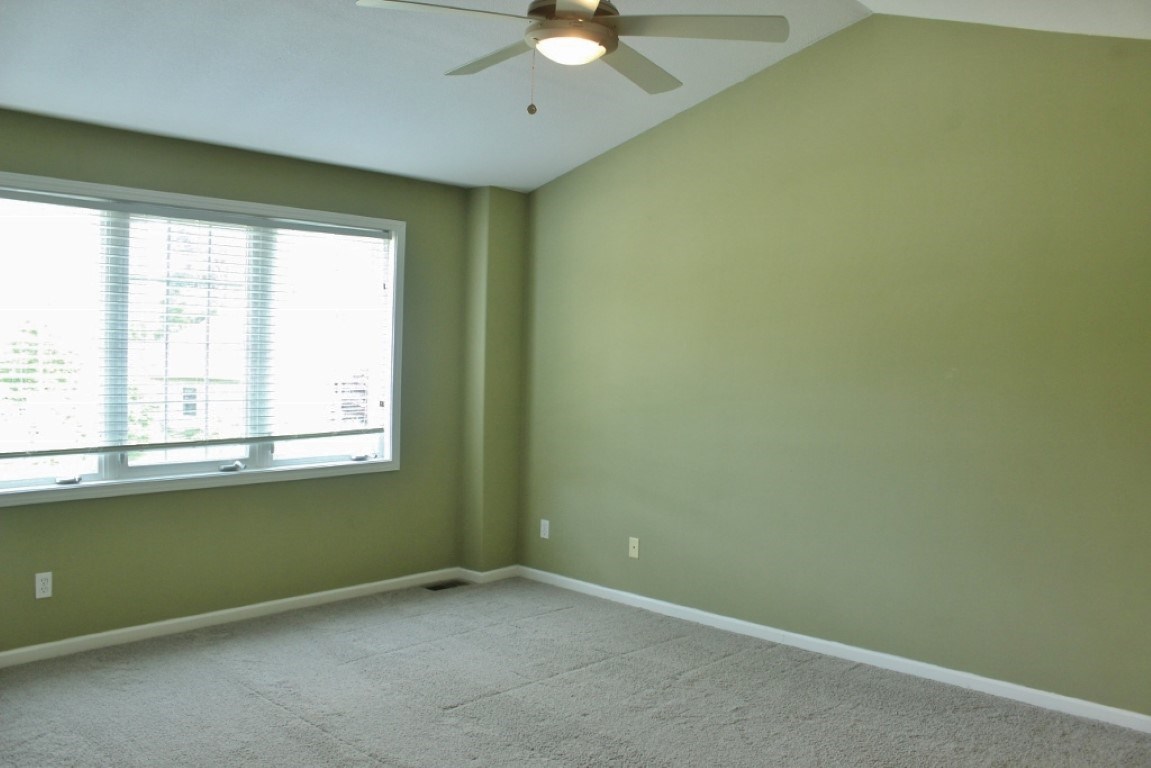 105 Chatham Road St. Louis, MI 48880 - Photo 17 of 38 1847389-16.JPG