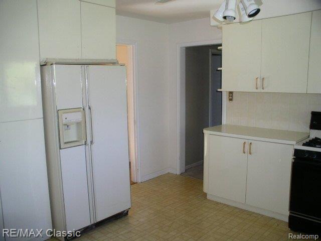 1285 Lenox Road Bloomfield Hills, MI 48304 - Photo 8 of 15 P1014616