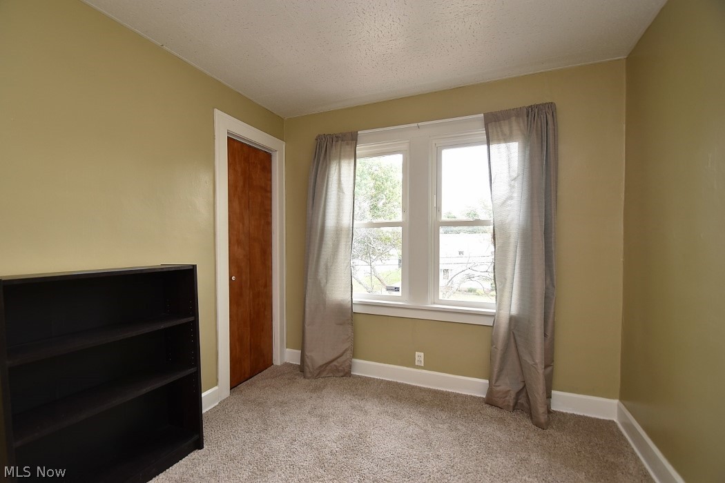 1352 Sunset Road Cleveland, OH 44124 - Photo 22 of 34