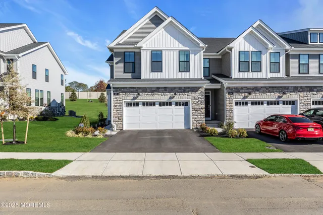 $879,000 | 172 Mustang Drive, Manalapan, NJ 07726