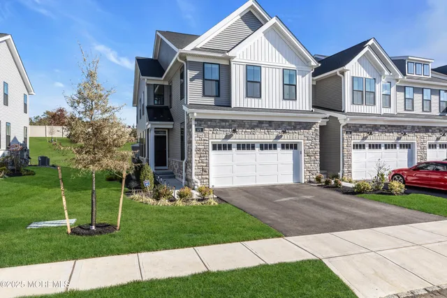 $879,000 | 172 Mustang Drive, Manalapan, NJ 07726