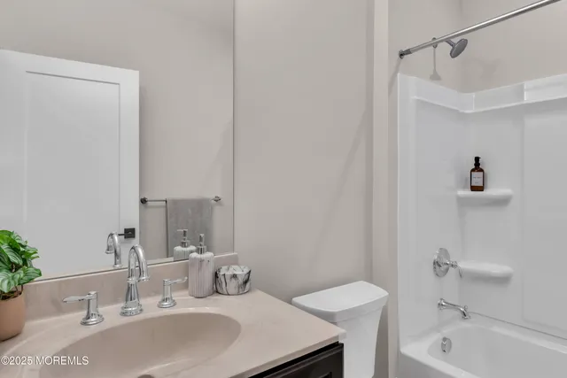 $879,000 | 172 Mustang Drive, Manalapan, NJ 07726