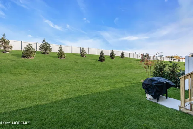 $879,000 | 172 Mustang Drive, Manalapan, NJ 07726