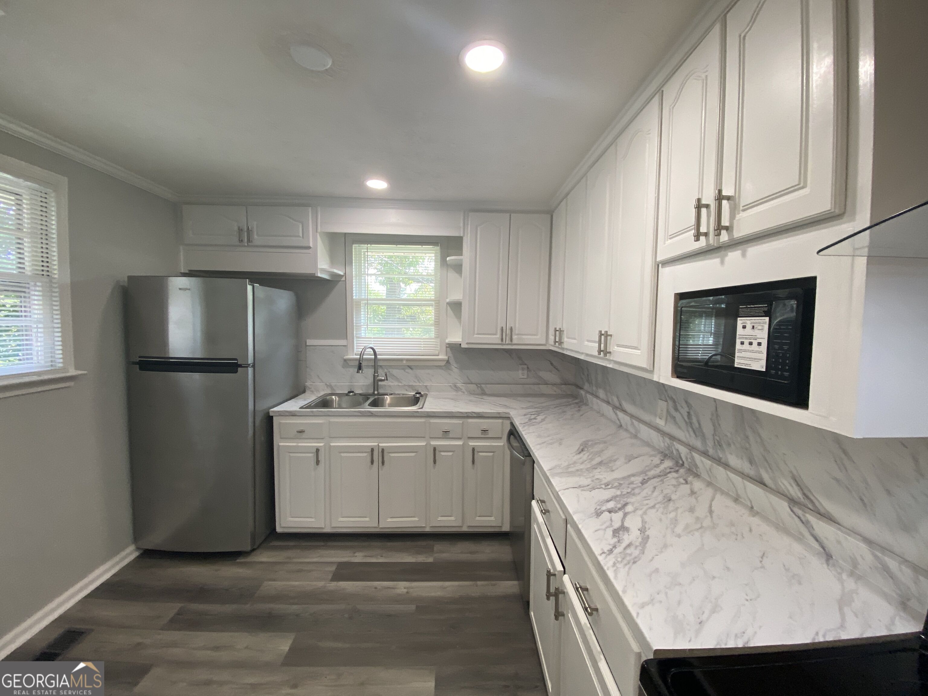914 Ozora Road Lawrenceville, GA 30045 - Photo 13 of 25 Gallery Image 13
