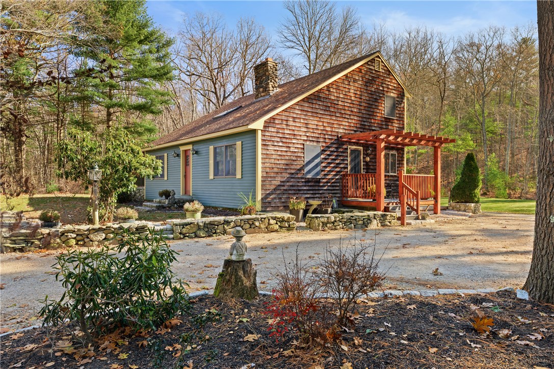 796 Pound Hill Road North Smithfield, RI 02896 - Photo 4 of 33 Gallery Image 4