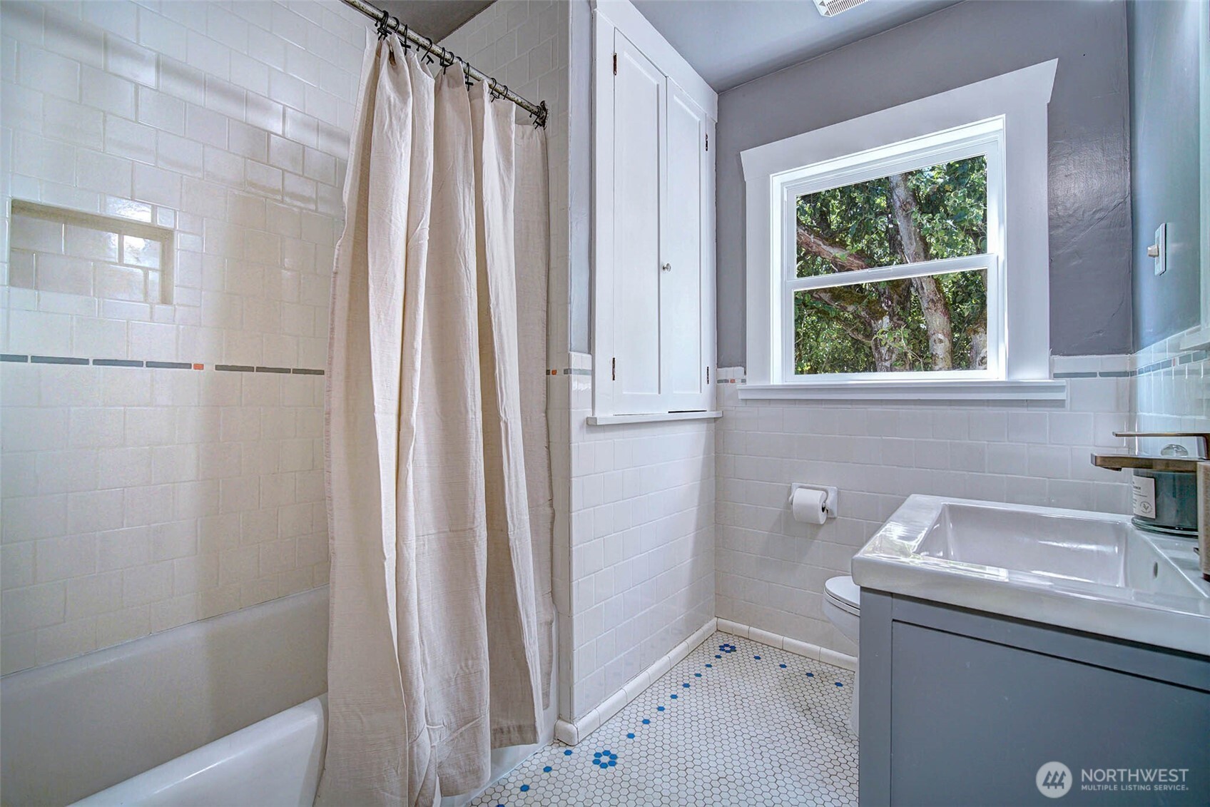 511 North 76th Street Seattle, WA 98103 - Photo 17 of 25