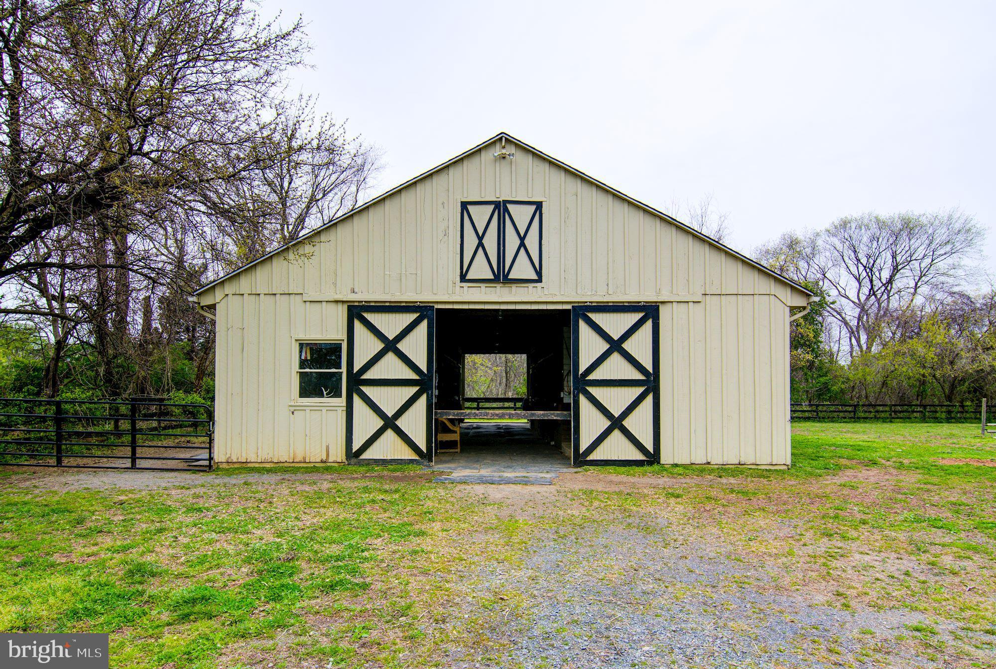 38048 Forest Mills Road Leesburg, VA 20175 - Photo 40 of 44 6 stall barn with wash, feed/tack room.