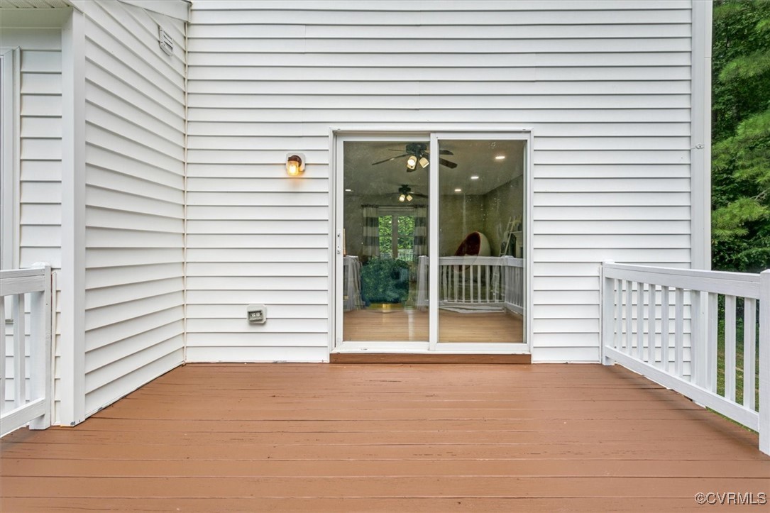 203 Oaktree Road, Unit A Williamsburg, VA 23188 - Photo 35 of 46 View of deck