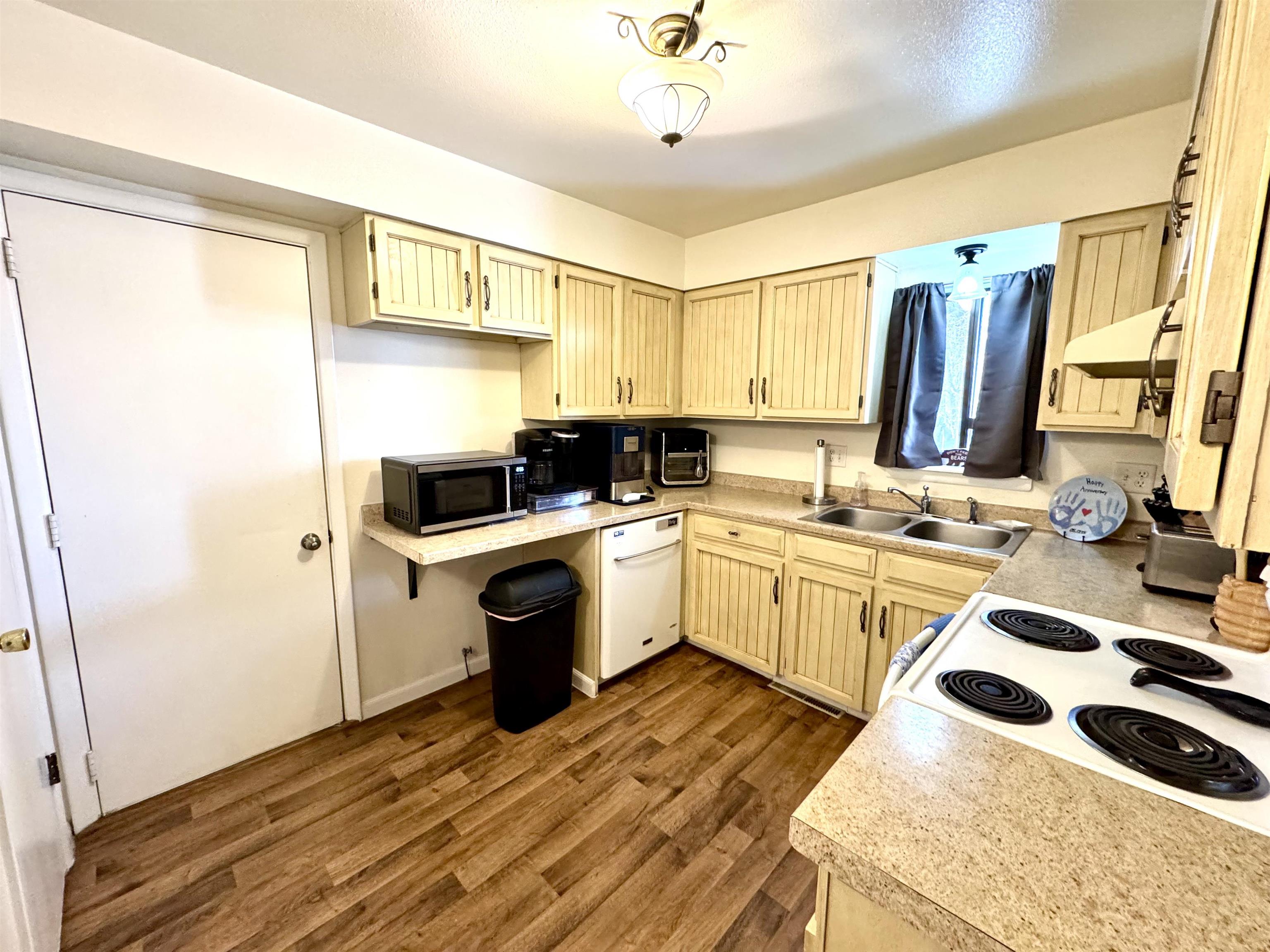 100 Tampa Court Cheyenne, WY 82001 - Photo 6 of 36