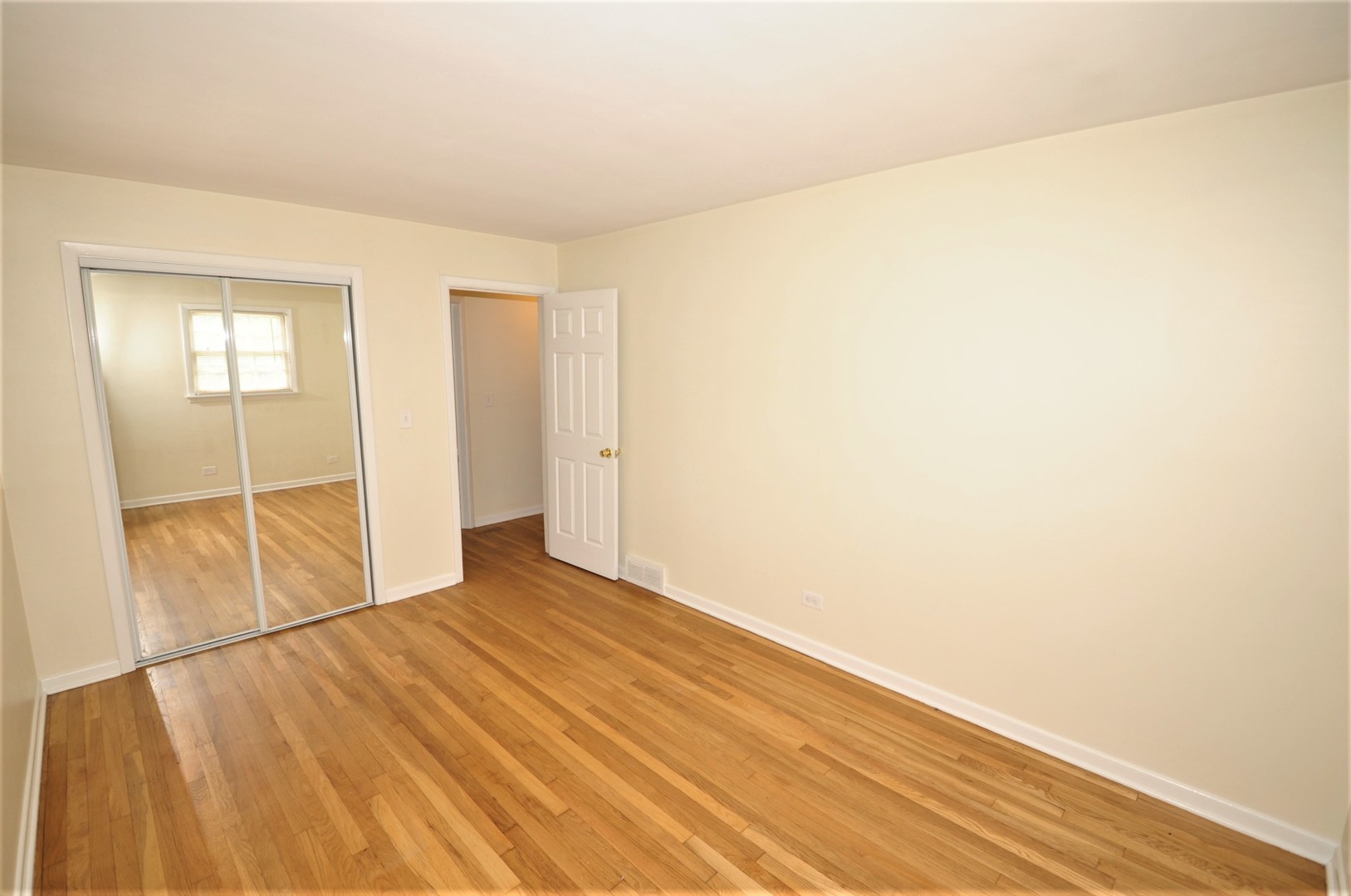 814 West Roosevelt Road Wheaton, IL 60187 - Photo 13 of 34