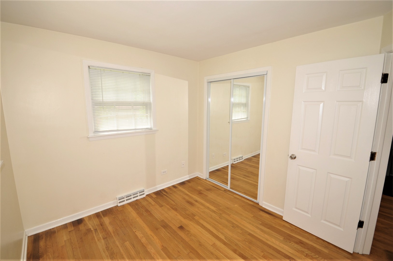 814 West Roosevelt Road Wheaton, IL 60187 - Photo 15 of 34