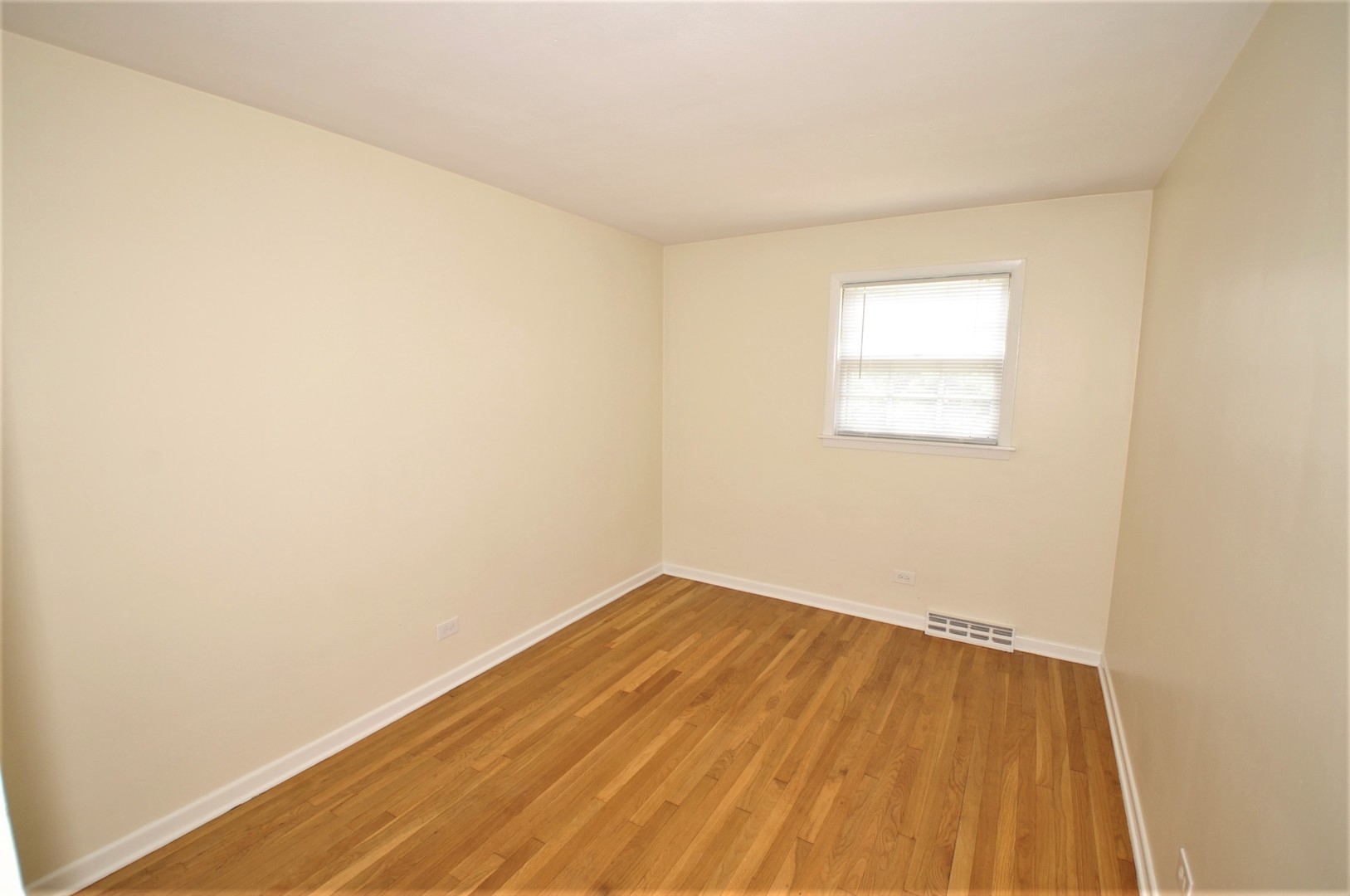 814 West Roosevelt Road Wheaton, IL 60187 - Photo 18 of 34