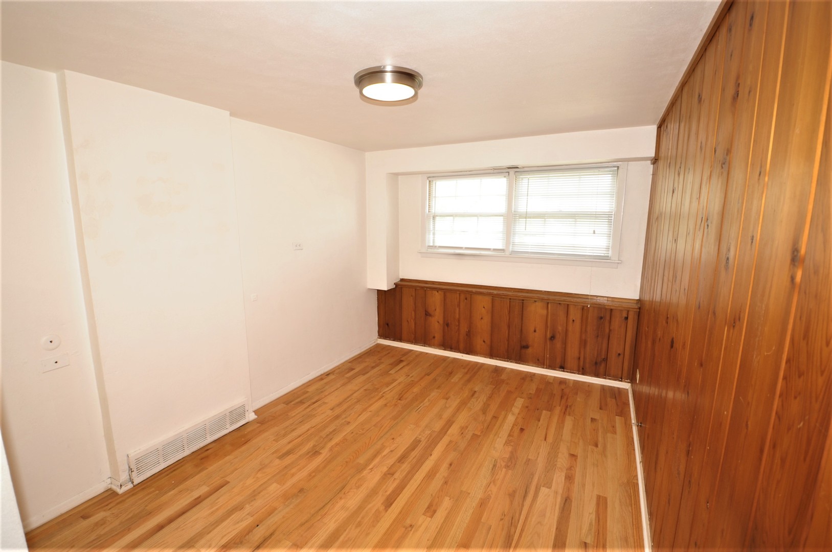 814 West Roosevelt Road Wheaton, IL 60187 - Photo 22 of 34