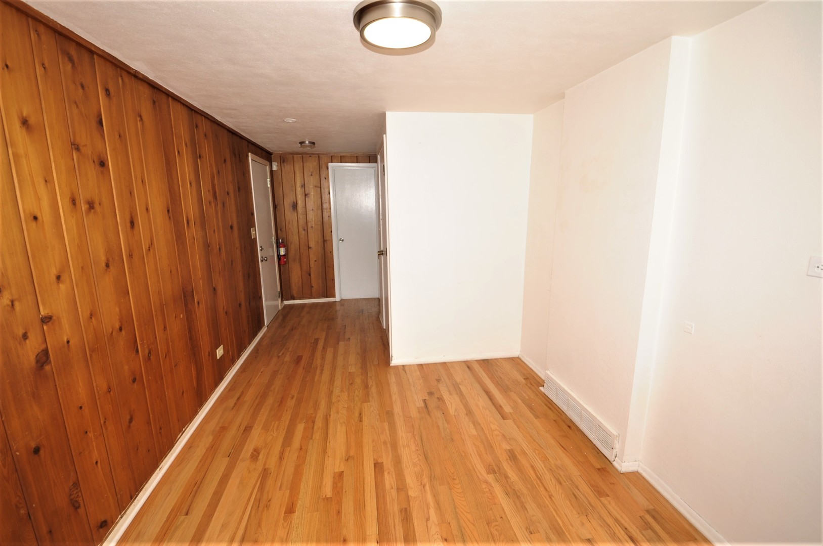 814 West Roosevelt Road Wheaton, IL 60187 - Photo 23 of 34