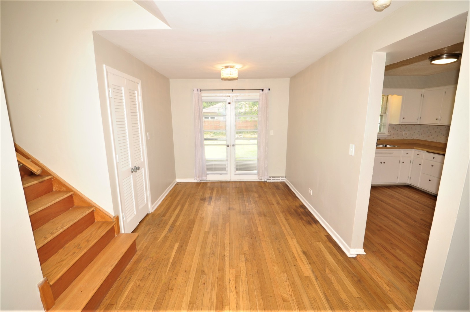 814 West Roosevelt Road Wheaton, IL 60187 - Photo 7 of 34