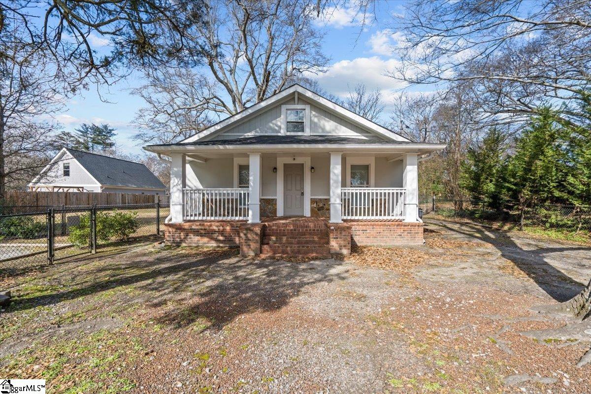 16 West Marion Road Greenville, SC 29617 - Photo 1 of 29 Gallery Image 1